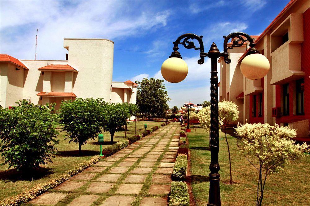Naturoville Ayurvedic And Yoga Retreat Hotel Rishīkesh Exterior foto