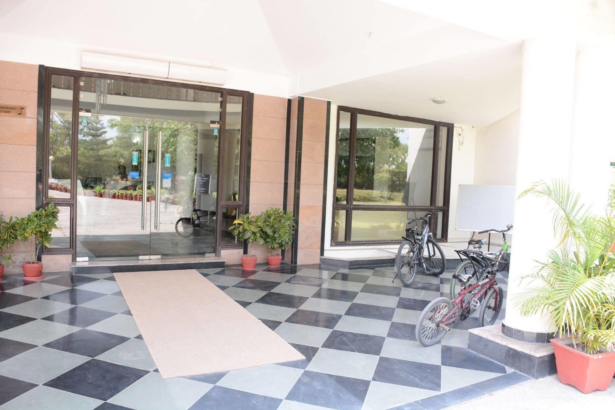 Naturoville Ayurvedic And Yoga Retreat Hotel Rishīkesh Exterior foto