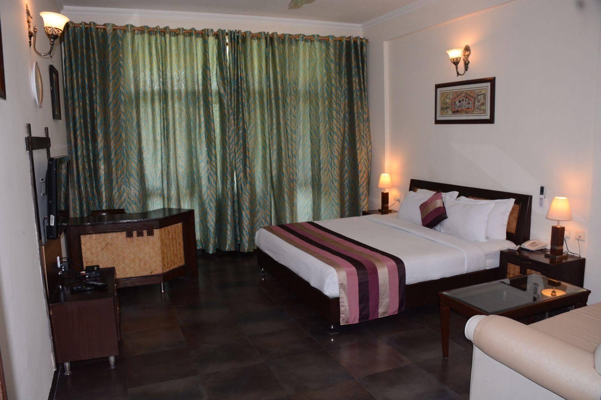 Naturoville Ayurvedic And Yoga Retreat Hotel Rishīkesh Exterior foto