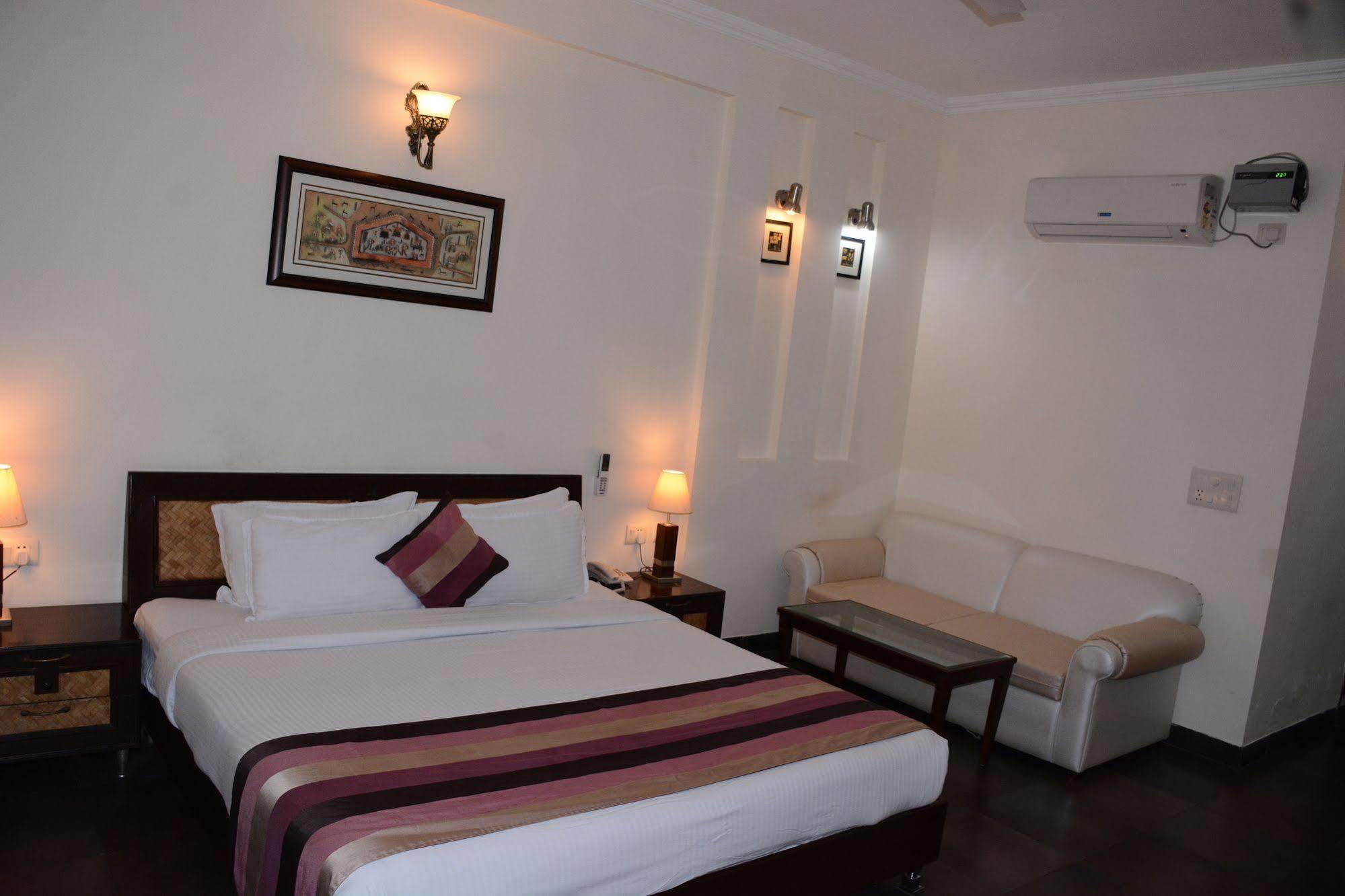 Naturoville Ayurvedic And Yoga Retreat Hotel Rishīkesh Exterior foto