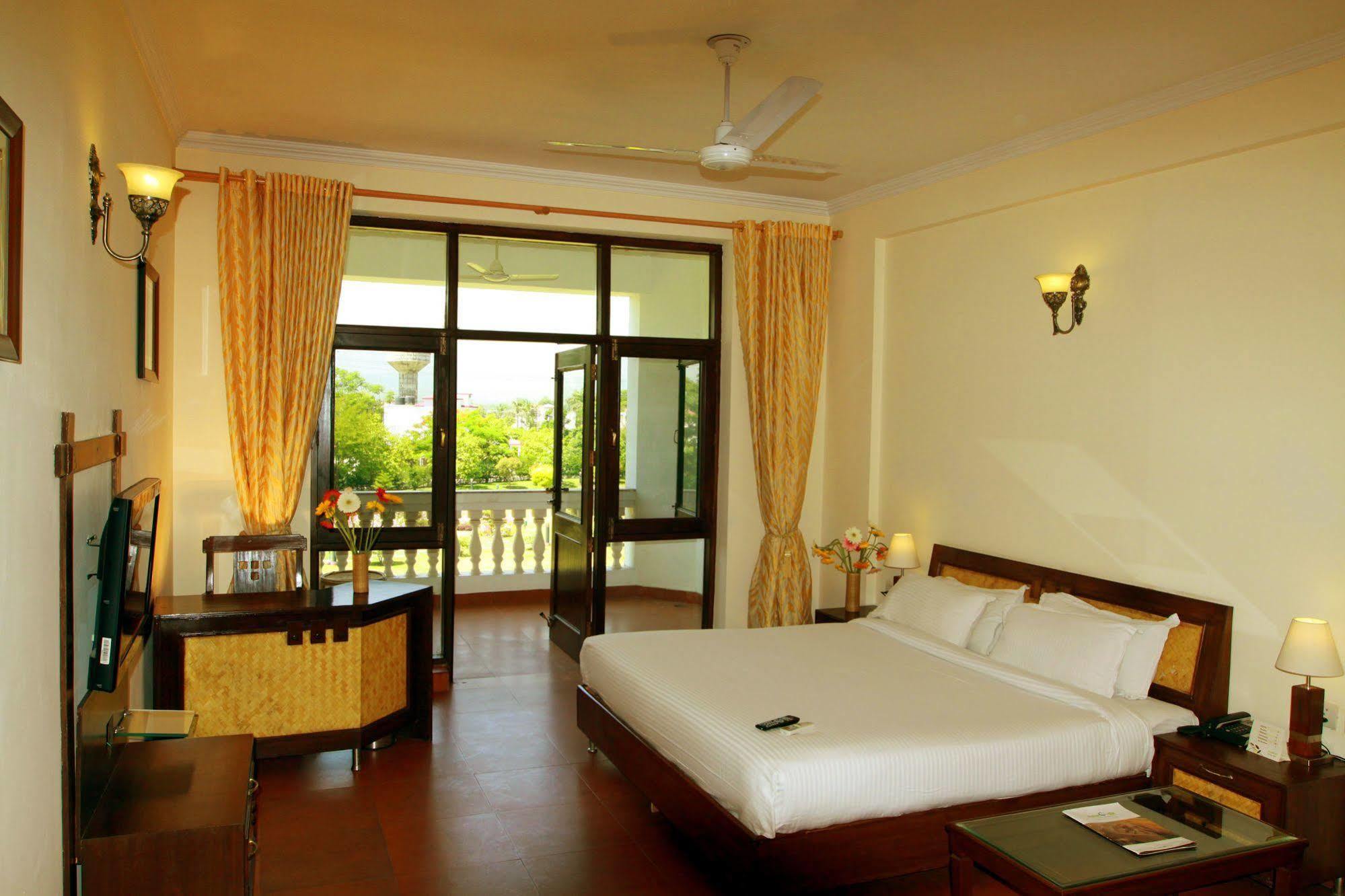 Naturoville Ayurvedic And Yoga Retreat Hotel Rishīkesh Exterior foto