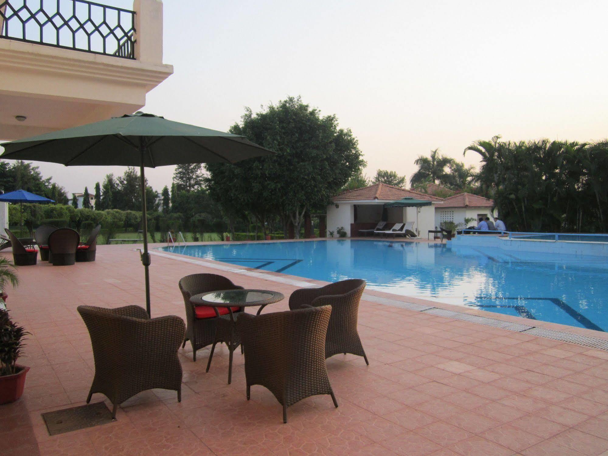 Naturoville Ayurvedic And Yoga Retreat Hotel Rishīkesh Exterior foto